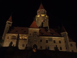 Hrad Bouzov v noci